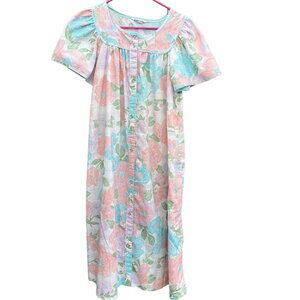 Vintage Pastel Floral Nightgown Size Medium Button Up Models Coat